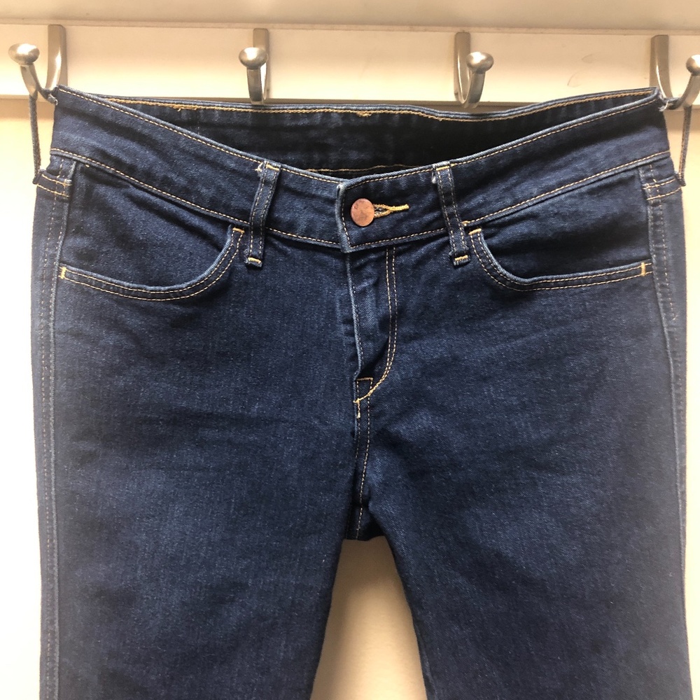 Women’s dark denim skinny jeans